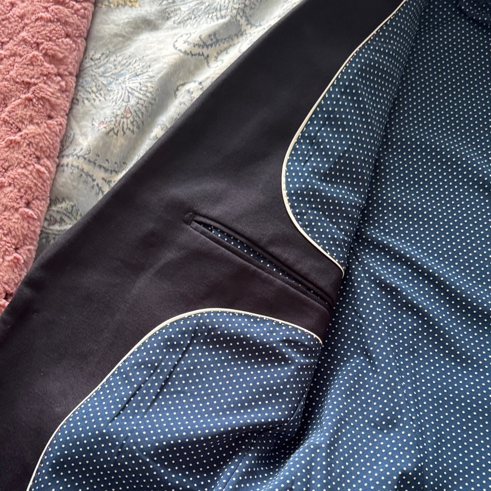 Athletic Fit State & Liberty suit jacket. Navy - Picture 9 of 10